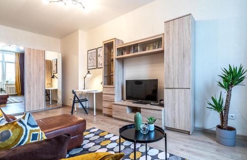 Central Administrative Okrug Apartment | Delightful Apartment with Balcony Close to the Kremlin