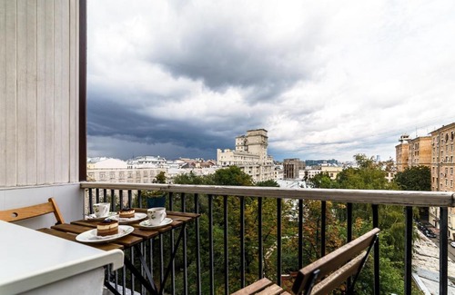 Central Administrative Okrug Apartment | Delightful Apartment with Balcony Close to the Kremlin