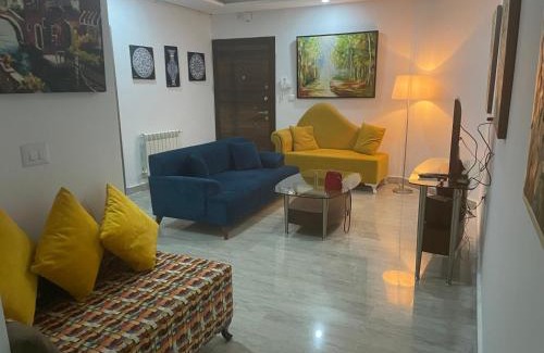 Ain Zaghouan Apartment | Inviting Artist Retreat: 1 BR in Ain Zaghouan, Rated 10/10