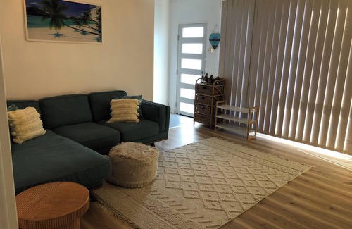 Chittaway Bay House | Cozy Beach House: Steps to Lake & 10 Min Drive to Shore