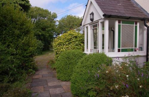 Fishguard Apartment | Delightful Bijou Retreat for Your Next Getaway