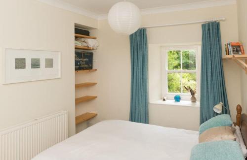 Fishguard Apartment | Delightful Bijou Retreat for Your Next Getaway