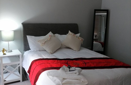 Khayelitsha Bed & Breakfast | Charming BnB Retreat in Secluded Ilitha Park, Khayelitsha