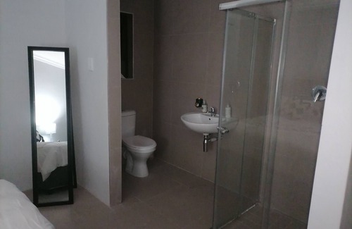 Khayelitsha Bed & Breakfast | Charming BnB Retreat in Secluded Ilitha Park, Khayelitsha