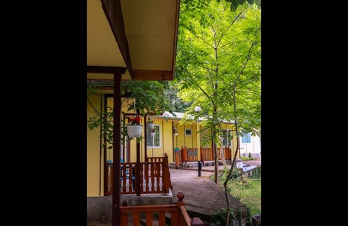 Kamena House | Comfortable Bungalow for 2-3 with Breakfast Included