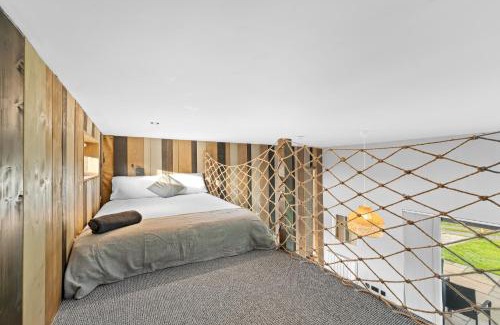 Rathfeigh House | Inviting Ashbourne Log Cabin No4 - Family Friendly Getaway