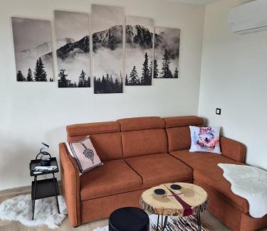Czorsztyn Ski Chalet | Cozy Cabins with Private Sauna, Hot Tub & Scenic Views