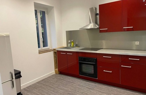 Vassieux - Crepieux Apartment | Cozy Retreat at Calme: Family-Friendly with Kitchen Access