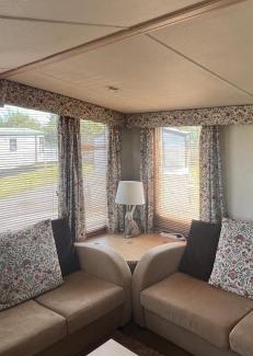 Winestead House | Comfortable Caravan Near Pool and Family-Friendly Dining