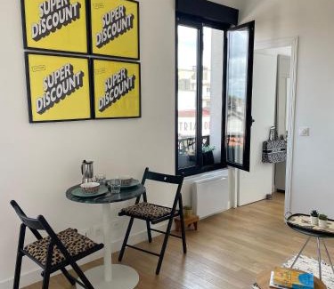 Romainville Apartment | Welcoming Cosy-Carnot: Family-Friendly Stay Near Paris