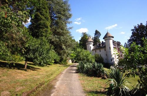Serrieres-en-Chautagne House | Charming Castle Retreat with Pool in Serri res en Chautagne