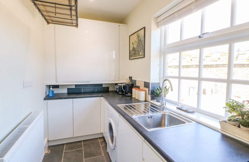 Eastgate Cottage | Charming Cave Retreat at Stanhope Castle with Spa & Breakfast