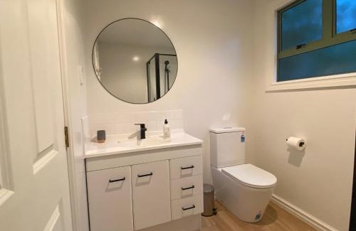 Greytown Apartment | Charming Greytown Sleepout with Free Wifi and Netflix