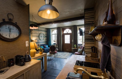 Hesdin House | Charming Central House with Hot Tub & Spa Amenities