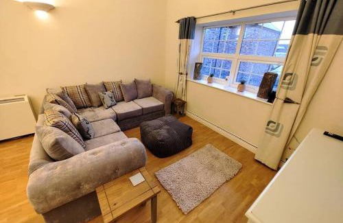 Nantwich Apartment | Modern Apartment in the Heart of the City, Family-Friendly
