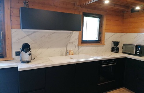 Morillon Ski Chalet | Charming Chalet with Balcony, Pool & Spa for 4-6 Guests