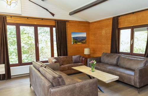 The Ardennes Ski Chalet | Cosy Chalet in Odeigne with Jacuzzi