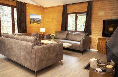 The Ardennes Ski Chalet | Cosy Chalet in Odeigne with Jacuzzi