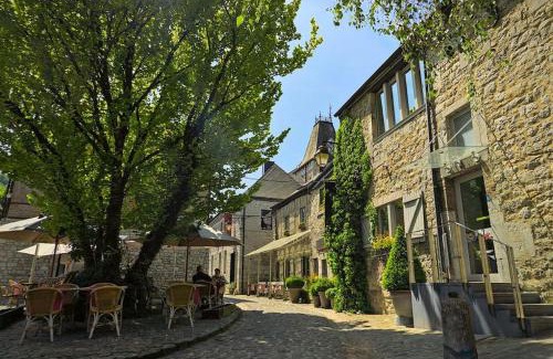 Somme-Leuze Ski Chalet | Charming Chalet Vue & Nature in Durbuy - Pet Friendly Retreat