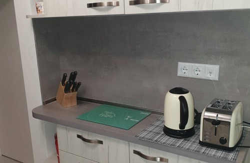 Blagoevgrad Apartment | Cozy Apartment with Breakfast and Kitchen Amenities