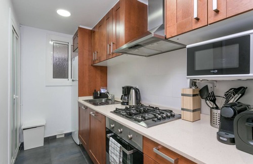 el Camp d'en Grassot i Gracia Nova Apartment | Inviting Apartment with Spa & Breakfast on Paseo San Juan