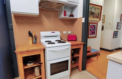 Port Lincoln House | Delightful Three-Bedroom Cottage with Ocean Views & Wifi