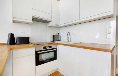 Levallois-Perret Apartment | Chic Studio Retreat - Perfect for Families in Levallois