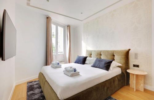 Levallois-Perret Apartment | Chic Studio Retreat - Perfect for Families in Levallois
