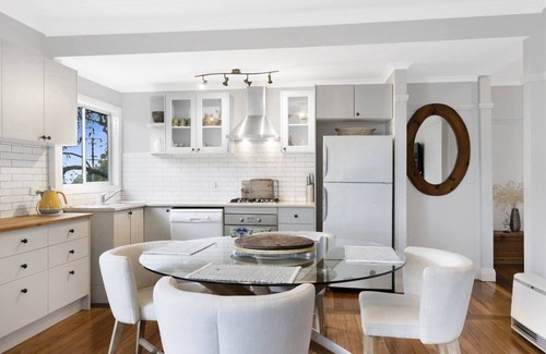 Macmasters Beach House | Charming Coastal Cottage: Walk to Beach, Pet Friendly Retreat