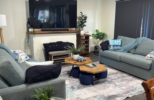 Triabunna Cottage | Cosy Coastal Cottage close to Maria Island Ferry - deck overlooking Spring Bay