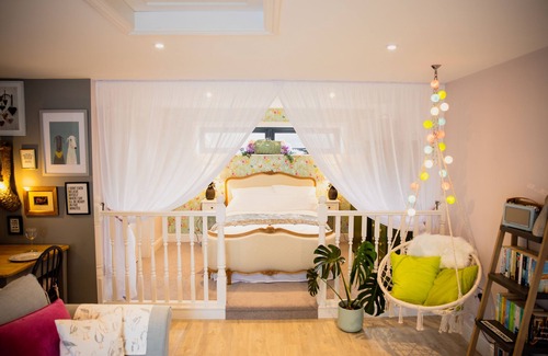 New Forest District Apartment | Ideal Coastal Retreat with Ocean View & Spa Amenities
