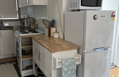 Woonona Apartment | Cozy 1st Floor Apartment Steps from the Beach - Guest Rated 9.8
