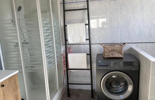 Bouzel House | Relaxing Spa Retreat with Pet-Friendly Amenities