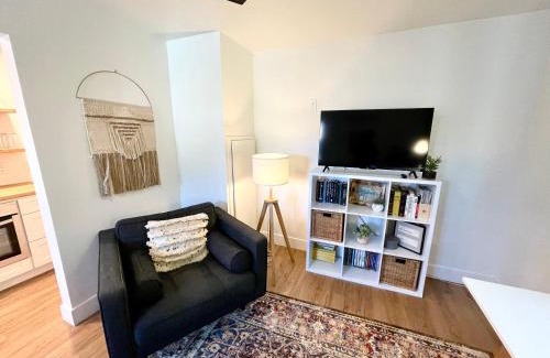 Redding Apartment | Modern One Bedroom Condo: 4-Star Comfort & Family Friendly