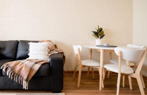 East Launceston Apartment | Cozy Stay with WiFi & Parking for Your Convenience
