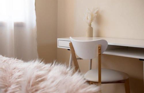 East Launceston Apartment | Cozy Stay with WiFi & Parking for Your Convenience