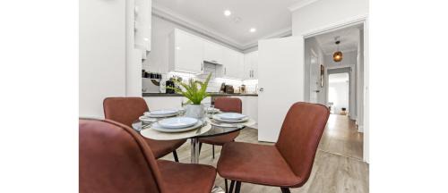 Livesey Apartment | Idyllic Retreat in Southwark, London for Families