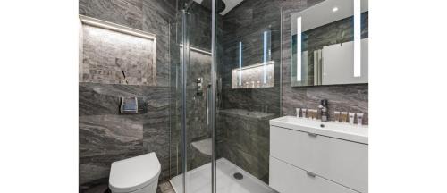 Livesey Apartment | Idyllic Retreat in Southwark, London for Families