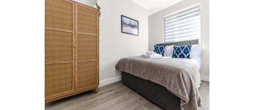 Livesey Apartment | Idyllic Retreat in Southwark, London for Families