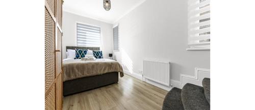 Livesey Apartment | Idyllic Retreat in Southwark, London for Families