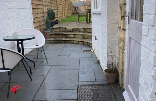 Winchcombe Cottage | Charming Cotswold Cottage in Historic Winchcombe, Pet Friendly