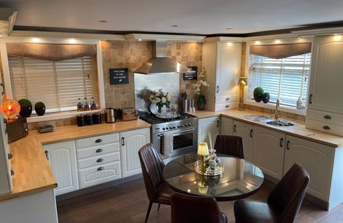 Bawtry Cottage | Inviting 2-Bed Cottage in Bawtry with Family Amenities