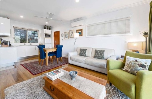 Cheero Point Cottage | Inviting Cottage Overlooking Hawkesbury with Private Jetty