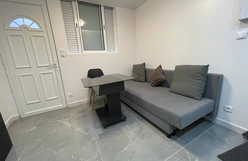 Parc-de-Montsouris House | Charming Cottage Retreat Near the Heart of Paris