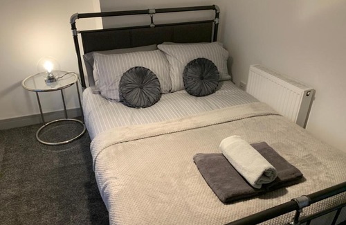 Middlesbrough House | Charming Cottage Retreat in Redcar - Workstays UK