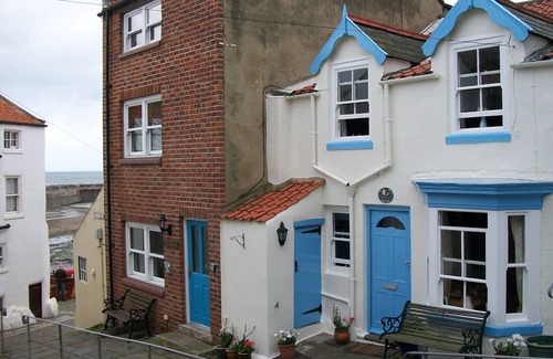 Staithes Cottage | Charming Cottage Retreat in Staithes with Ocean Views