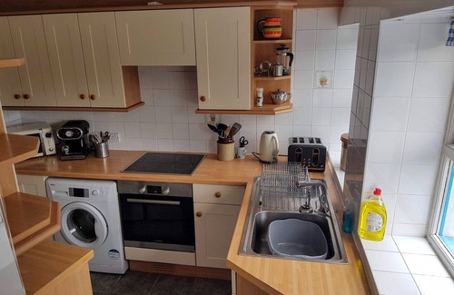 Haverfordwest Cottage | Inviting Cottage in Haverfordwest with Child-Friendly Amenities