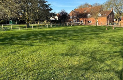 Whissonsett Cottage | Inviting Cottage Retreat in the Norfolk Countryside