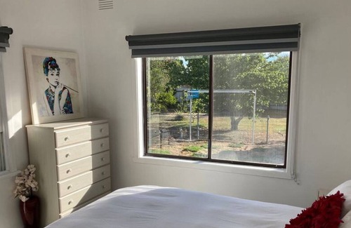 Horsham House | Cosy Cottage located in Horsham Victoria