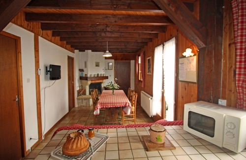 Champdray Cottage | Gite Champdray: Cozy Retreat with Spa and Pet-Friendly Perks